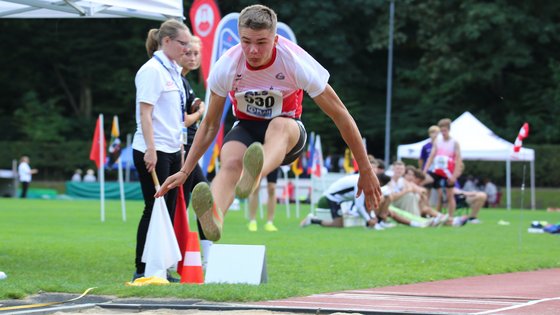 Robin Otts Leistung in der U18 im Weitsprung mit 5,59 Metern (5.) konnte sich sehen lassen (Foto: LGRW).